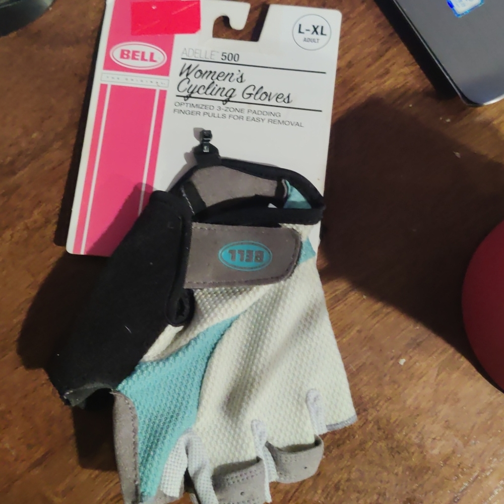 Women's cycling gloves